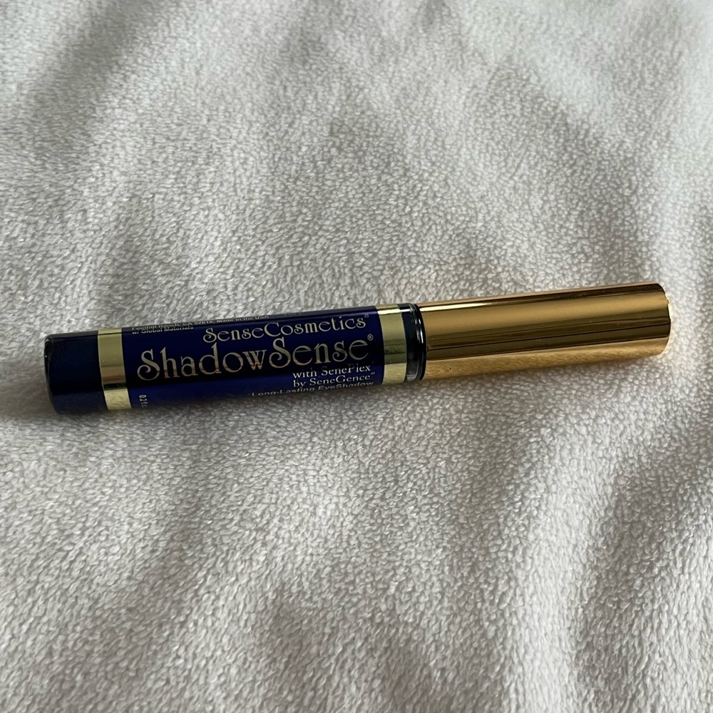 Denim ShadowSense eyeshadow